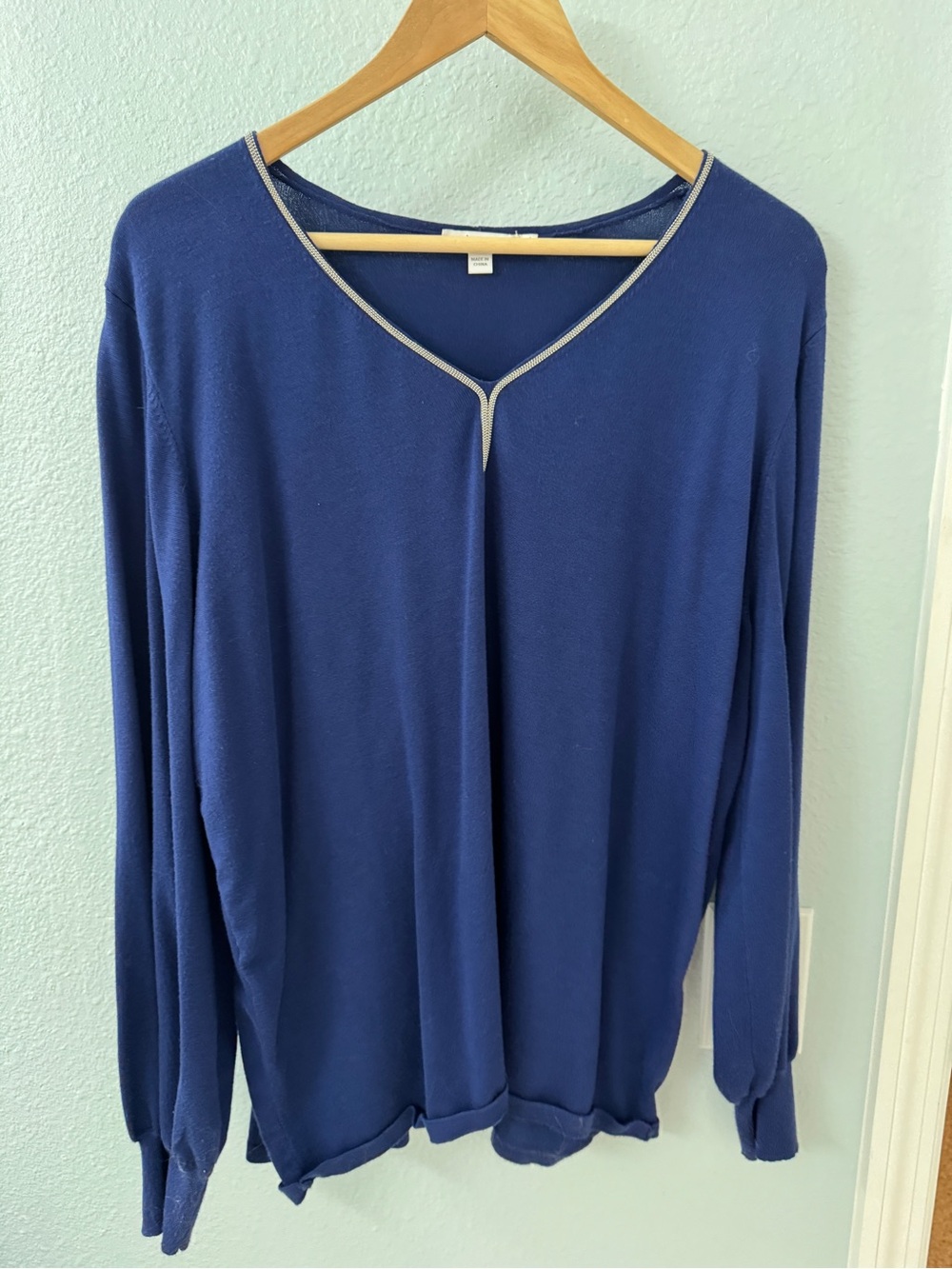 Chico's Navy Long-Sleeve V-Neck Top with Contrast Trim